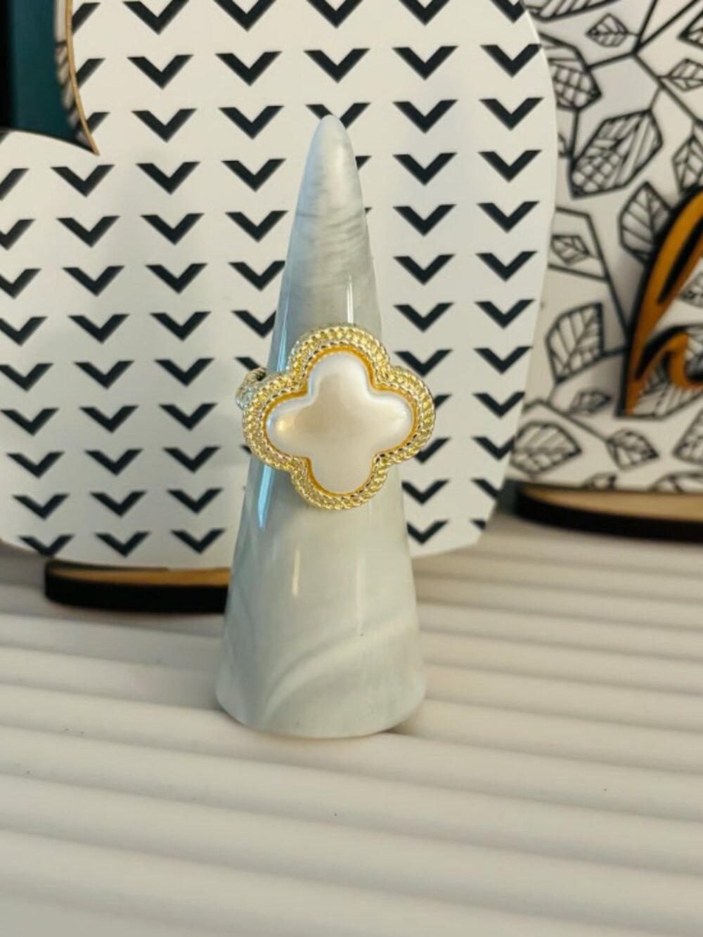 Mother of Pearl Clover Ring -Size 7